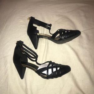 BRAND NEW black heels
